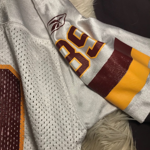 Worn out redskins jersey - Picture 3 of 4